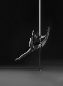 POLE DANCE Moves/Tricks - Yogini Split Variante (Poledance Passion) - Poledance Passion Shooting - LATE NIGHT TALES Christina Bulka Fotograf