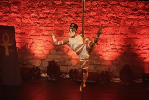 POLE THEATRE Paris 2017 - Celine Counali - Fotoshooting - LATE NIGHT TALES Photography Christina Bulka Fotograf / Fotografie